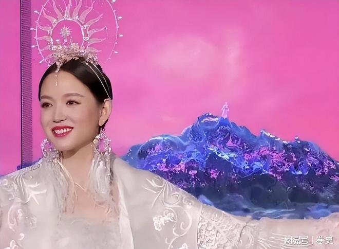 门怀孕6个月上春晚站C位真人生赢家九游会网站艳压奚梦瑶拒嫁30亿豪(图11)